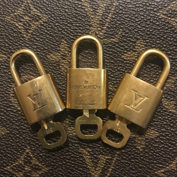 Do Louis Vuitton Lock Tarnished Definition Paul Smith